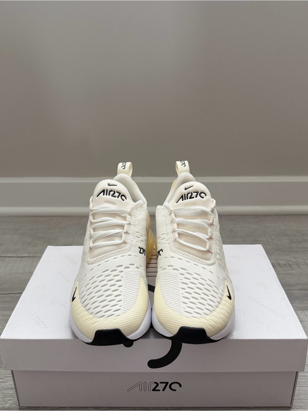Nike Women’s Air Max 270 “Sail/Black-Coconut Milk” AH6789 124 - Picture 3 of 5